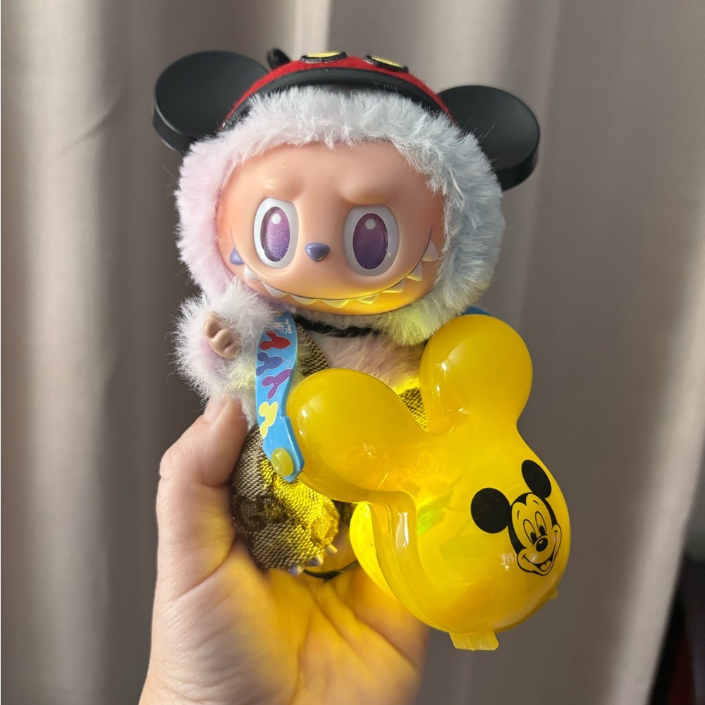 electrical parade, Disneyland, popcorn bucket for Christmas or labubu lights up - Picture 2 of 3